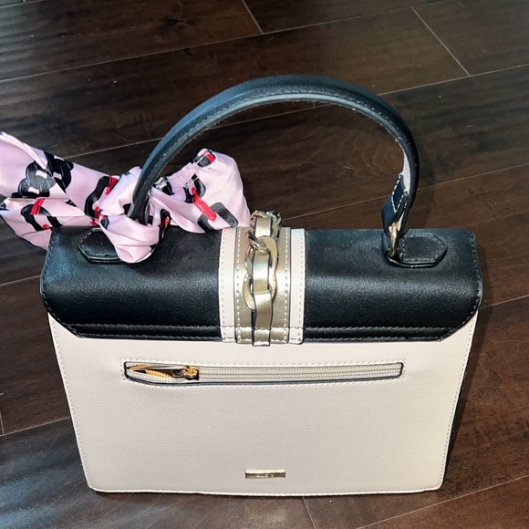 Also Glen Satchel New Condition Handbag with Strap Top Handle purse - Picture 6 of 7